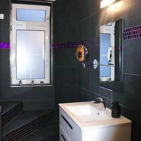 Yr - Stadtzentrum - Billardtisch - Parkplatz - 140qm - Kaffee 아파트 바우트젠